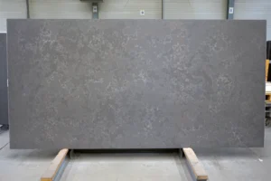 Deze kleur kenmerkt zich door kleur-structuurverschil in de plaat